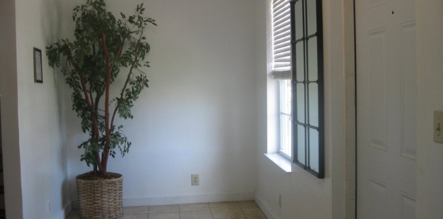 House in West Palm Beach, Florida 3 bedrooms, 183.67 sq.m. № 1097741