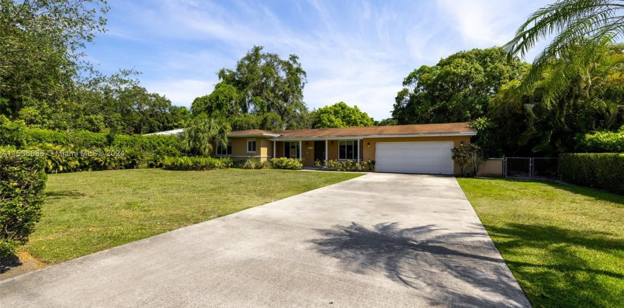 Villa ou maison à Pinecrest, Floride 3 chambres, 142.14 m2 № 1028637