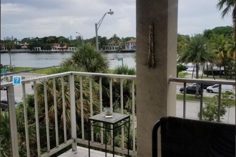 Condominio en venta en Miami Beach, Florida, 2 dormitorios, 124.49 m2 № 1028679 - foto 10