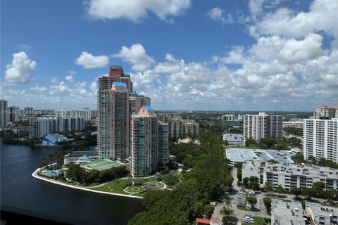 Condo in Aventura, Florida, 2 bedrooms  № 1329961 - photo 19