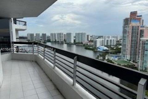 Condominio en venta en Aventura, Florida, 2 dormitorios, 126.81 m2 № 1329961 - foto 11