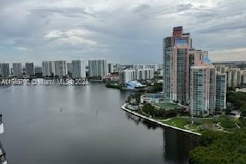 Condominio en venta en Aventura, Florida, 2 dormitorios, 126.81 m2 № 1329961 - foto 12