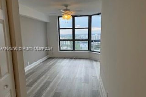 Condominio en venta en Aventura, Florida, 2 dormitorios, 126.81 m2 № 1329961 - foto 4