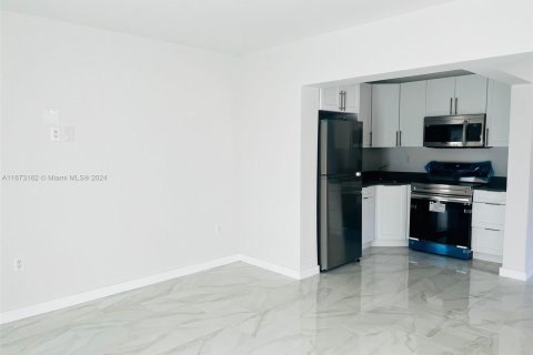 Apartamento en alquiler en Hallandale Beach, Florida, 1 dormitorio, 55.74 m2 № 1396830 - foto 4