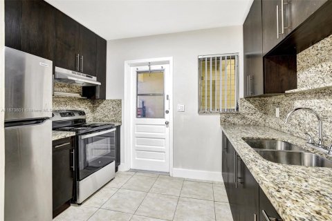 Apartamento en alquiler en Hollywood, Florida, 2 dormitorios, 1396.88 m2 № 1396839 - foto 7