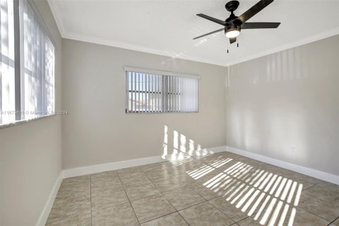 Apartamento en alquiler en Hollywood, Florida, 2 dormitorios, 1396.88 m2 № 1396839 - foto 15