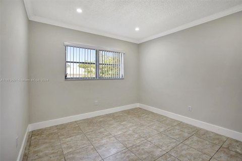 Apartamento en alquiler en Hollywood, Florida, 2 dormitorios, 1396.88 m2 № 1396839 - foto 11