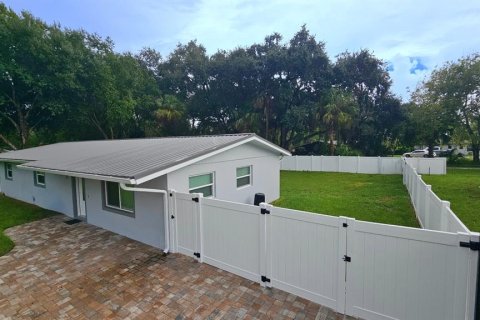 Casa en venta en Titusville, Florida, 3 dormitorios, 130.81 m2 № 1398892 - foto 1