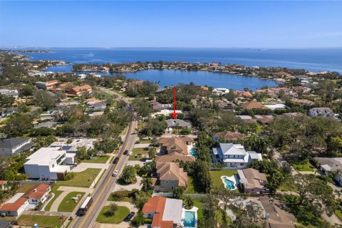 Casa en venta en Saint Petersburg, Florida, 4 dormitorios, 255.3 m2 № 1398855 - foto 3