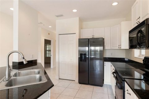 Condo in Sebastian, Florida, 3 bedrooms  № 1380717 - photo 15