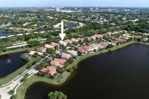 House in Palm Beach Gardens, Florida 5 bedrooms, 373.1 sq.m. № 1080775 - photo 12