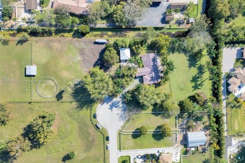 Villa ou maison à vendre à Southwest Ranches, Floride: 4 chambres, 260.41 m2 № 1037705 - photo 10