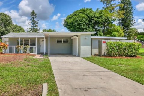 Villa ou maison à vendre à Sarasota, Floride: 3 chambres, 103.77 m2 № 1341332 - photo 1