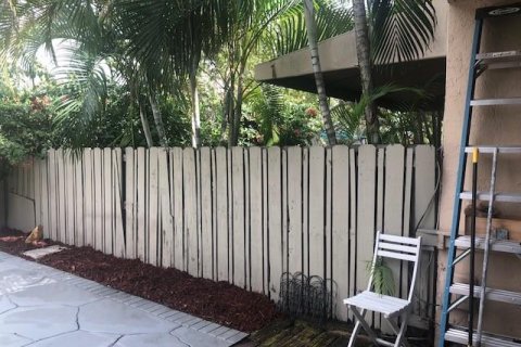 Adosado en venta en Miami, Florida, 2 dormitorios, 192.31 m2 № 1045572 - foto 1