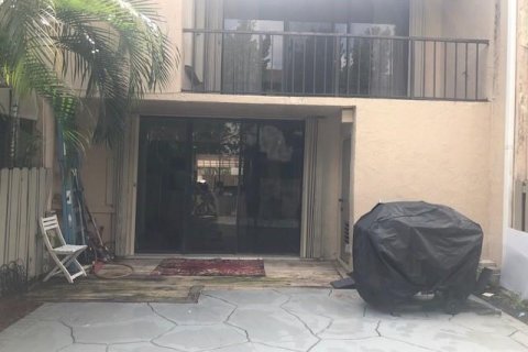 Adosado en venta en Miami, Florida, 2 dormitorios, 192.31 m2 № 1045572 - foto 5