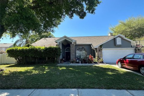 House in Oviedo, Florida 4 bedrooms, 208.47 sq.m. № 1341988 - photo 1