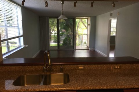 Apartment in Coral Springs, Florida 2 bedrooms, 105.91 sq.m. № 1394314 - photo 1