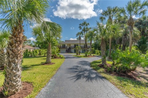 Casa en venta en Naples, Florida, 5 dormitorios, 208.84 m2 № 1394272 - foto 1