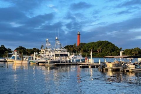 Condo in Jupiter, Florida, 2 bedrooms  № 1100401 - photo 1