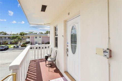 Condominio en venta en Hollywood, Florida, 2 dormitorios, 80.82 m2 № 1381580 - foto 3