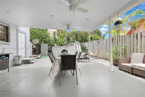 Villa ou maison à vendre à Miramar, Floride: 3 chambres, 173.63 m2 № 1381579 - photo 18