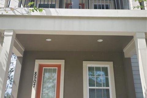 Townhouse in Orlando, Florida 3 bedrooms, 157.84 sq.m. № 1385502 - photo 1