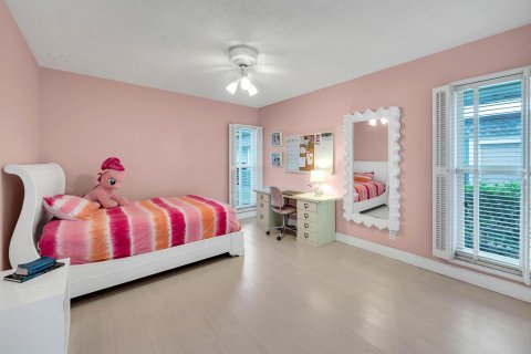 House in Tamarac, Florida 4 bedrooms, 339.65 sq.m. № 1031986 - photo 20