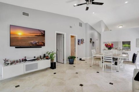 Copropriété à vendre à Deerfield Beach, Floride: 2 chambres, 111.48 m2 № 1031971 - photo 17