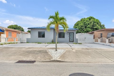 Casa en alquiler en Hialeah, Florida, 3 dormitorios, 209.22 m2 № 1375691 - foto 12