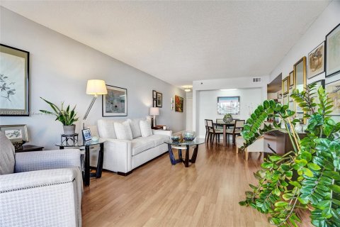 Condominio en venta en Hollywood, Florida, 1 dormitorio, 110.55 m2 № 1375596 - foto 4