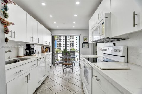 Condominio en venta en Hollywood, Florida, 1 dormitorio, 110.55 m2 № 1375596 - foto 10