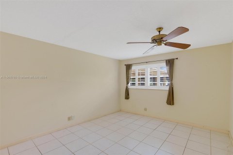 Copropriété à vendre à Deerfield Beach, Floride: 2 chambres, 83.61 m2 № 1394736 - photo 11