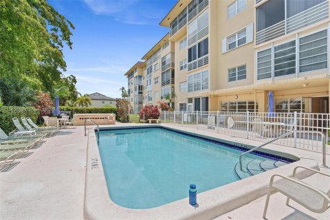 Condo in Deerfield Beach, Florida, 2 bedrooms  № 1394736 - photo 24