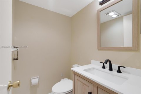 Condo in Deerfield Beach, Florida, 2 bedrooms  № 1394736 - photo 19