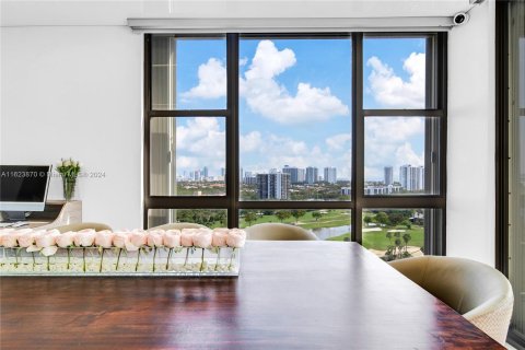 Condo in Aventura, Florida, 2 bedrooms  № 1270637 - photo 9