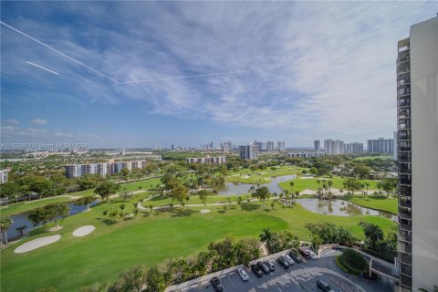 Condo in Aventura, Florida, 2 bedrooms  № 1270637 - photo 24