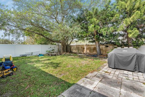 Casa en venta en Hollywood, Florida, 3 dormitorios, 262.26 m2 № 1060062 - foto 3