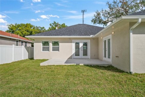 House in Tampa, Florida 3 bedrooms, 134.99 sq.m. № 1431774 - photo 27