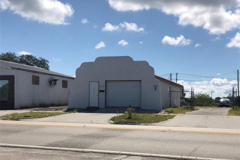 Propiedad comercial en venta en Sebring, Florida, 79.43 m2 № 1067144 - foto 1