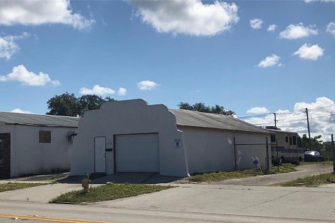 Propiedad comercial en venta en Sebring, Florida, 79.43 m2 № 1067144 - foto 13