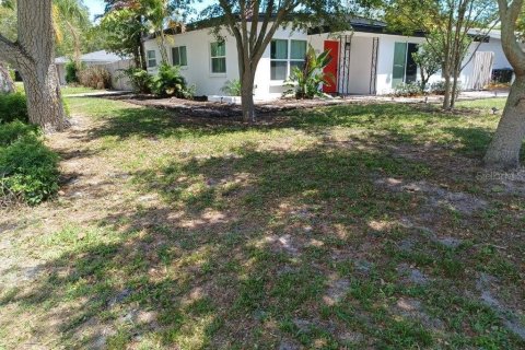 Villa ou maison à louer à Clearwater, Floride: 4 chambres, 144.28 m2 № 1067184 - photo 3
