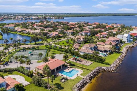 Villa ou maison à vendre à Apollo Beach, Floride: 5 chambres, 309.09 m2 № 1339816 - photo 5