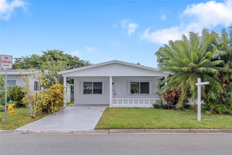 Villa ou maison à vendre à Margate, Floride: 3 chambres, 140.28 m2 № 1331815 - photo 1