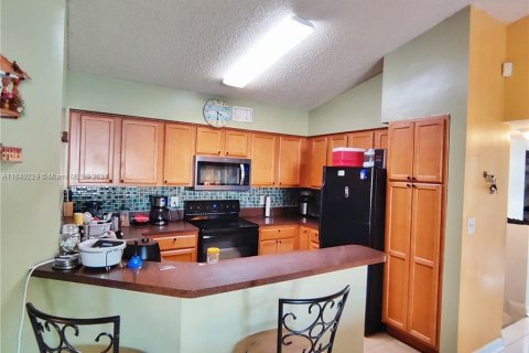 Condominio en venta en Tamarac, Florida, 4 dormitorios, 128.3 m2 № 1331898 - foto 3