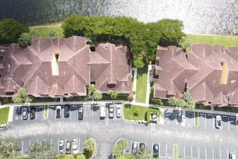 Condo in Tamarac, Florida, 4 bedrooms  № 1331898 - photo 21