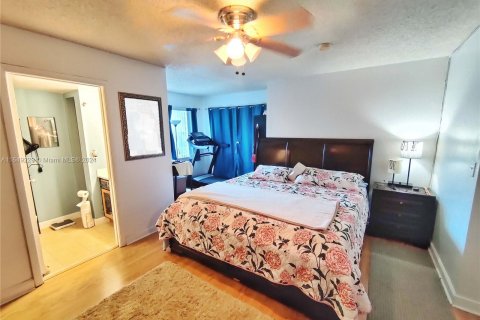 Condo in Tamarac, Florida, 4 bedrooms  № 1331898 - photo 7