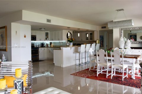 Condo in Hollywood, Florida, 4 bedrooms  № 1331724 - photo 6