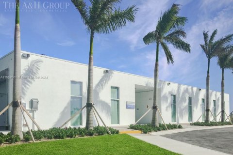 Copropriété à louer à North Miami, Floride: 3 chambres, 190.26 m2 № 1067495 - photo 29