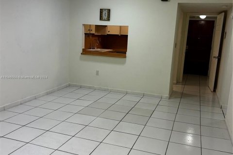 Copropriété à vendre à Hialeah, Floride: 2 chambres, 83.89 m2 № 1049746 - photo 5