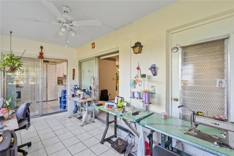 Condo in Tamarac, Florida, 2 bedrooms  № 1017591 - photo 24